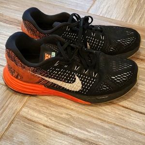 Woman's Nike Sneakers Size 8